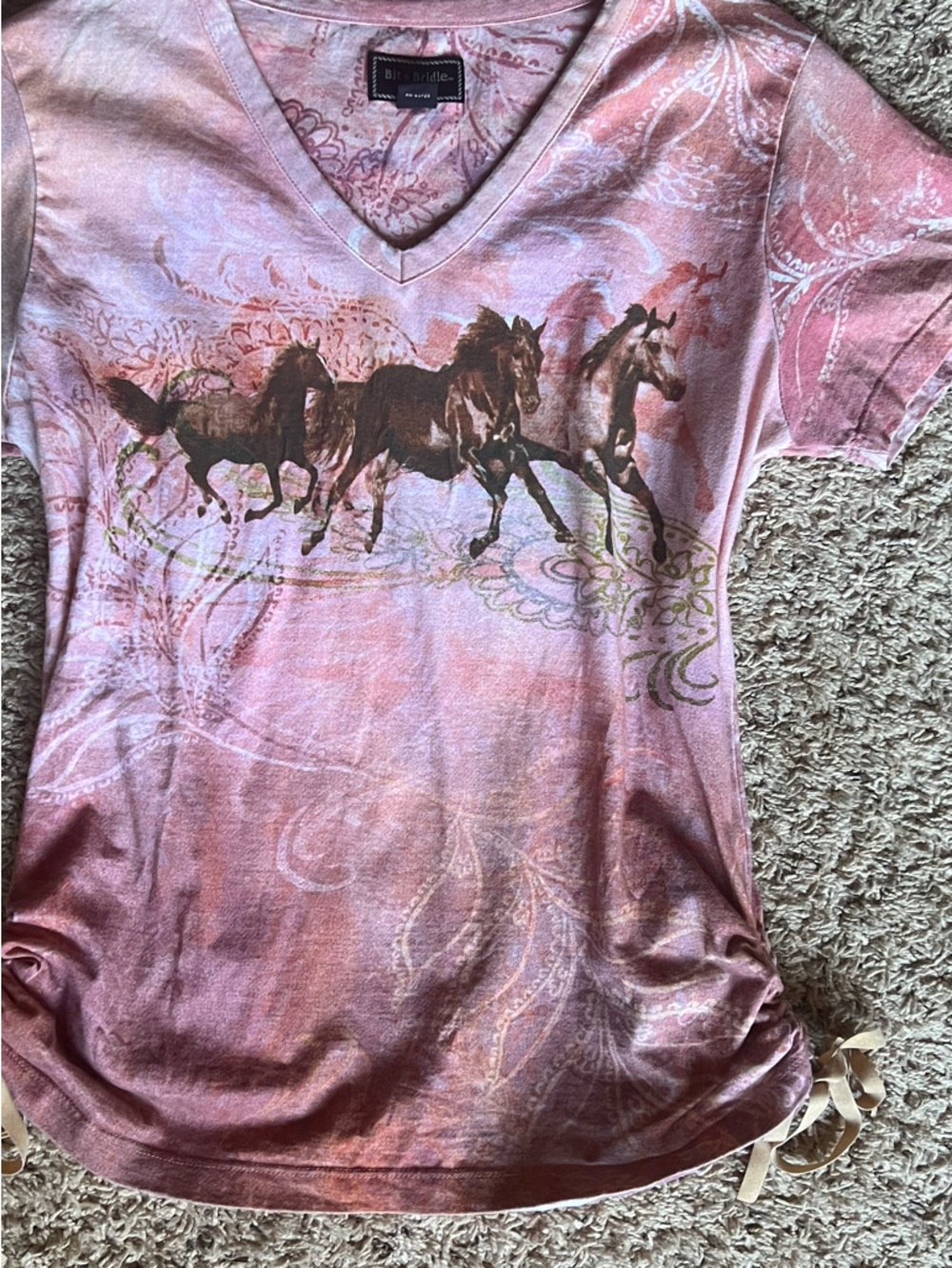 RARE Bit & Bridle 90’s vintage whimsy western pink hued graphic running horses T - Picture 11 of 14
